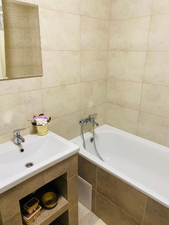 Центр. Поруч Парк Та Став Apartman Ternopil Kültér fotó